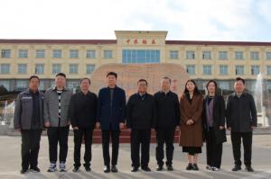 中國飼料工業(yè)協(xié)會常務副會長兼秘書長王宗禮帶隊蒞臨中農穎泰參觀指導